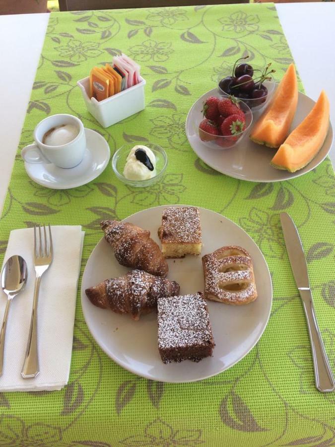 Bed and Breakfast Il Giardino Delle Zagare Фонді Екстер'єр фото
